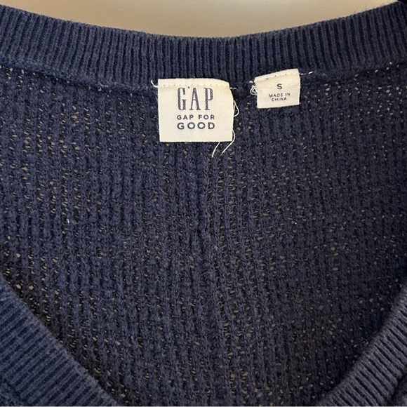 GAP for Good V Neck Waffle Knit Sweater - Picture 13 of 13
